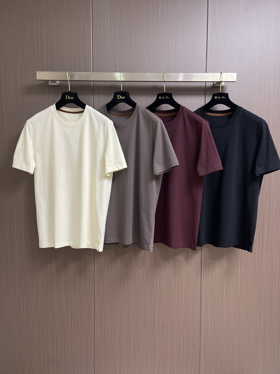 Zegna 2026SS 压印logo标识净色短袖T恤。定制60支三股平纹精棉面料 极致柔软舒适 高端大
