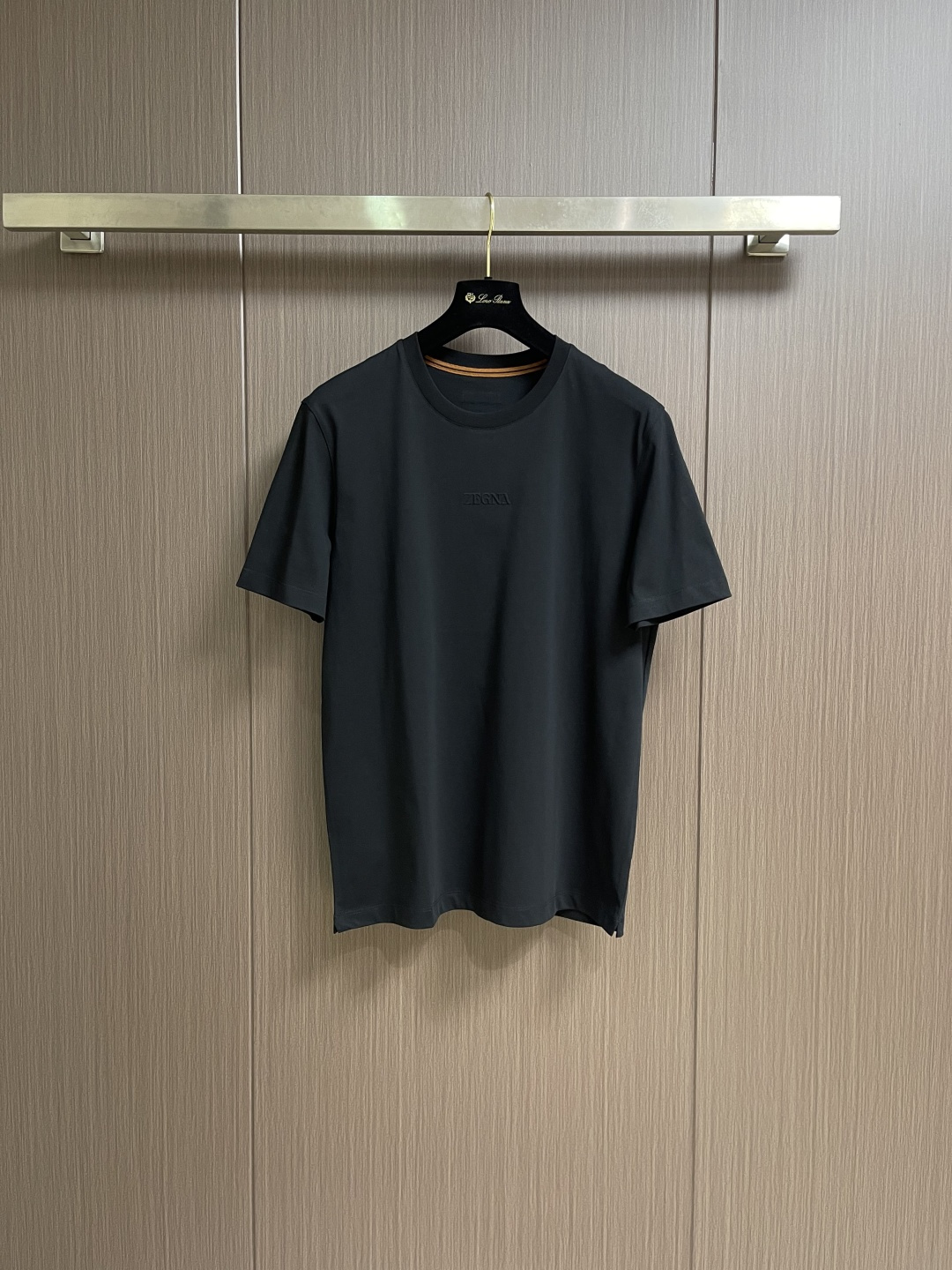 Zegna 2026SS 压印logo标识净色短袖T恤。定制60支三股平纹精棉面料 极致柔软舒适 高端大