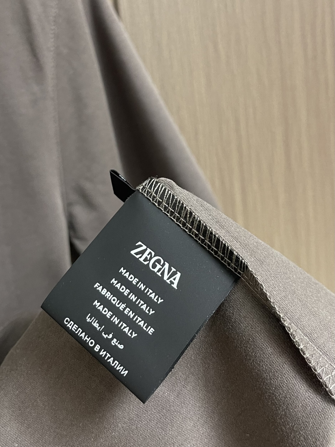 Zegna 2026SS 压印logo标识净色短袖T恤。定制60支三股平纹精棉面料 极致柔软舒适 高端大