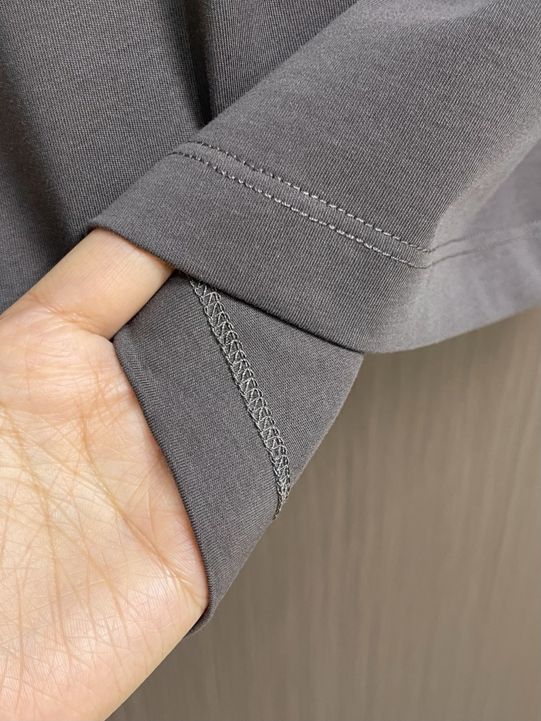Zegna 2026SS 压印logo标识净色短袖T恤。定制60支三股平纹精棉面料 极致柔软舒适 高端大
