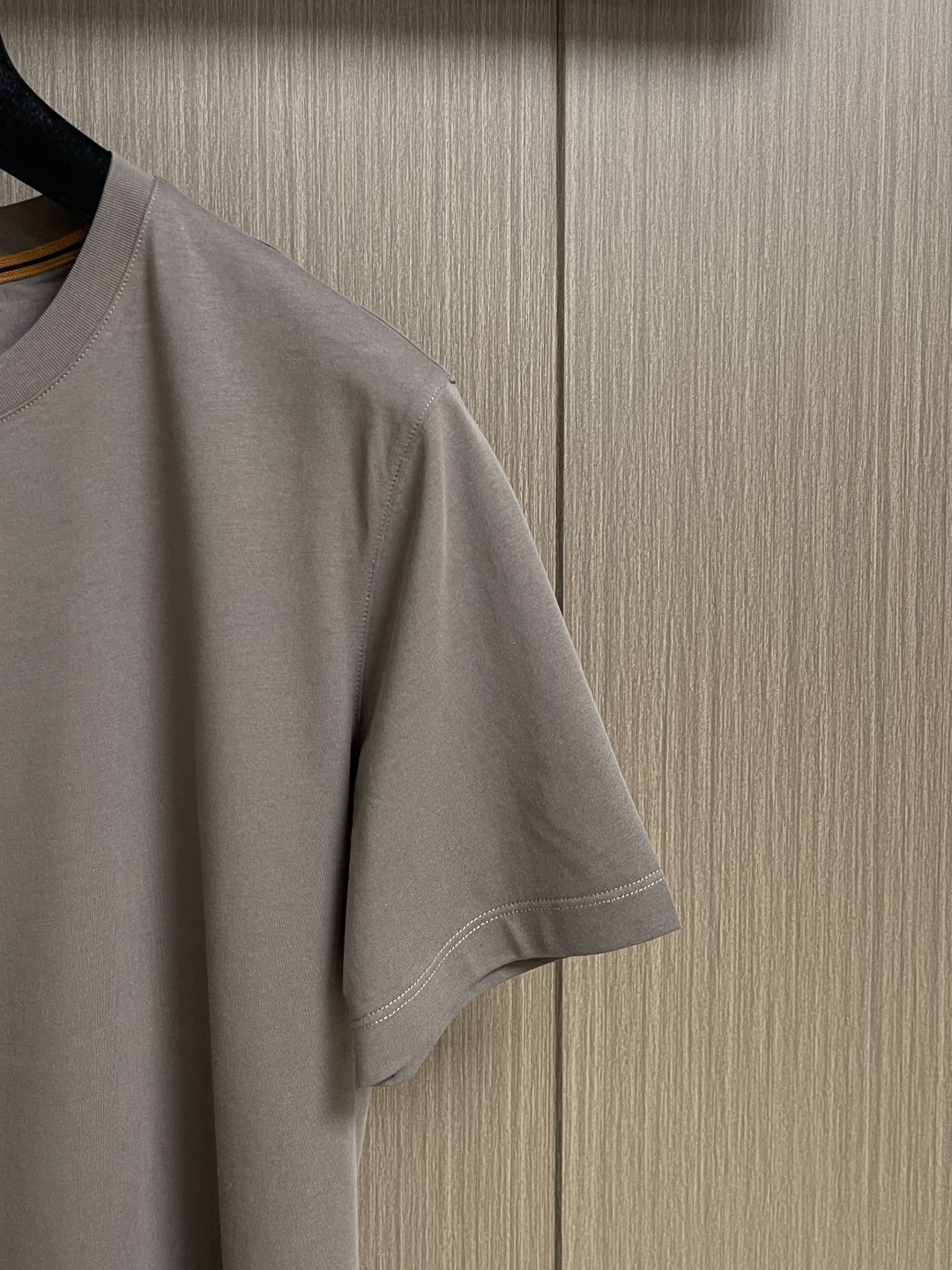 Zegna 2026SS 压印logo标识净色短袖T恤。定制60支三股平纹精棉面料 极致柔软舒适 高端大