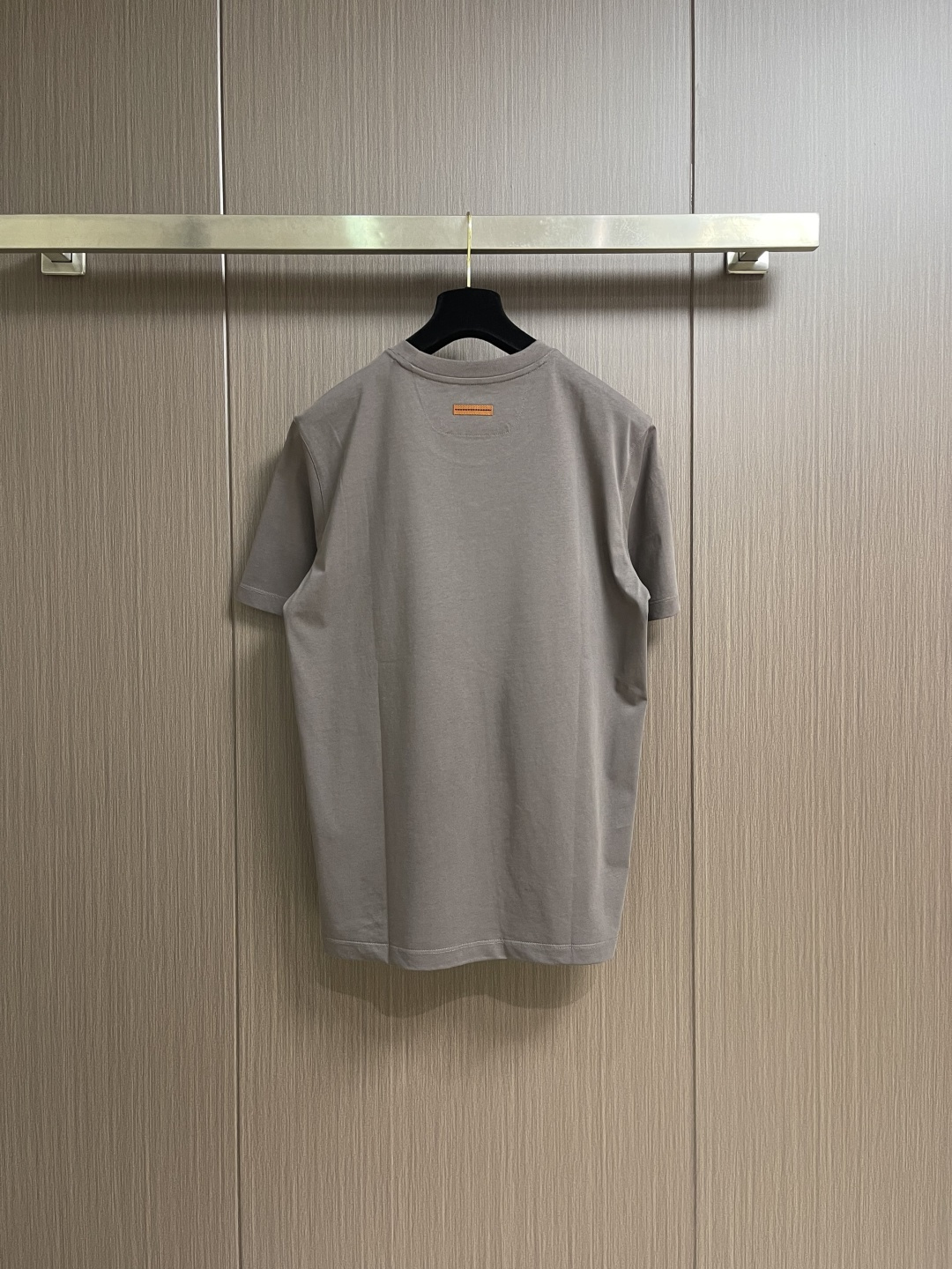 Zegna 2026SS 压印logo标识净色短袖T恤。定制60支三股平纹精棉面料 极致柔软舒适 高端大