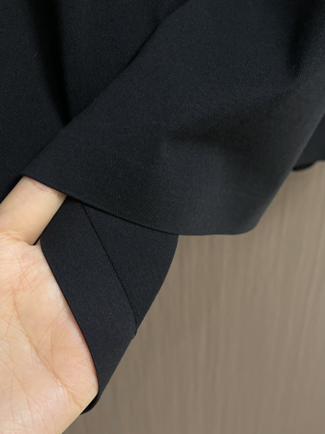 Zegna 杰尼亚2026ss新款圆领短袖T恤，定制新疆长绒棉面料，胶印logo标识 高弹面料、久穿不易