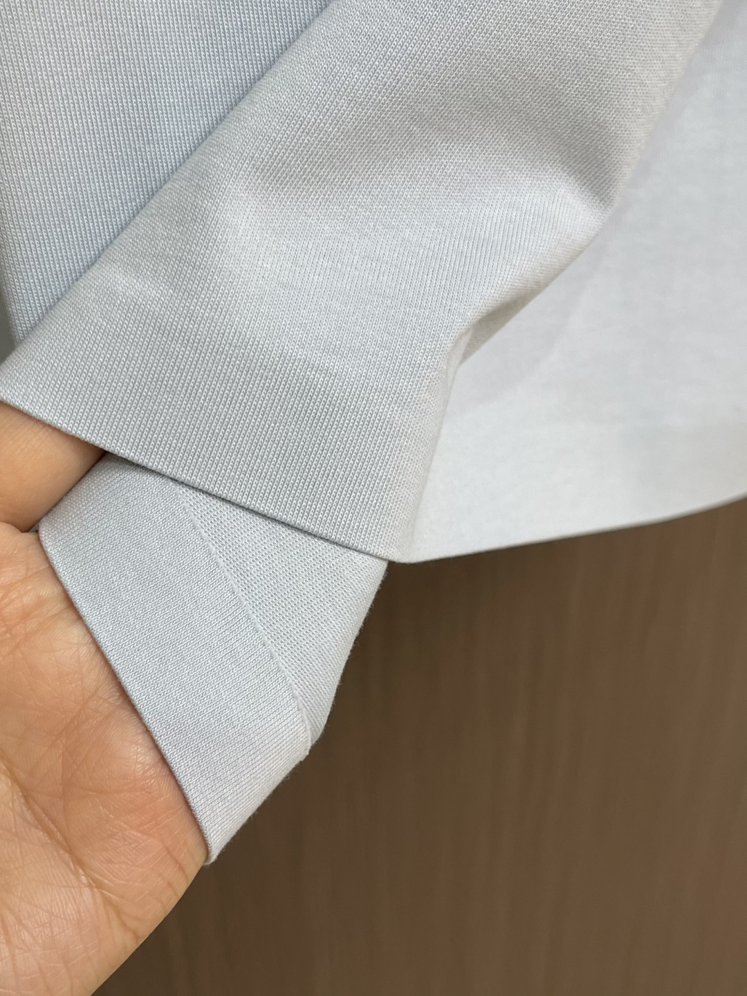 Zegna 杰尼亚2026ss新款圆领短袖T恤，定制新疆长绒棉面料，胶印logo标识 高弹面料、久穿不易