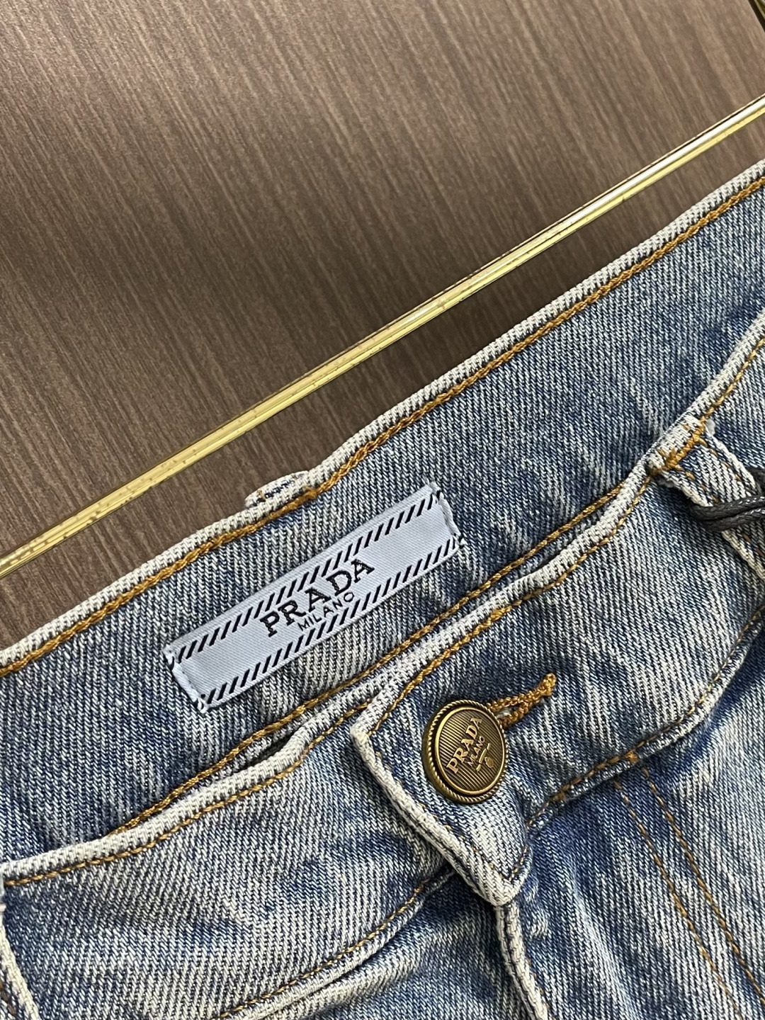 Prada 2026SS早春新款品牌标识牛仔裤 原版定制复刻 客供五金辅料 原单品质 进口牛仔面料重工洗