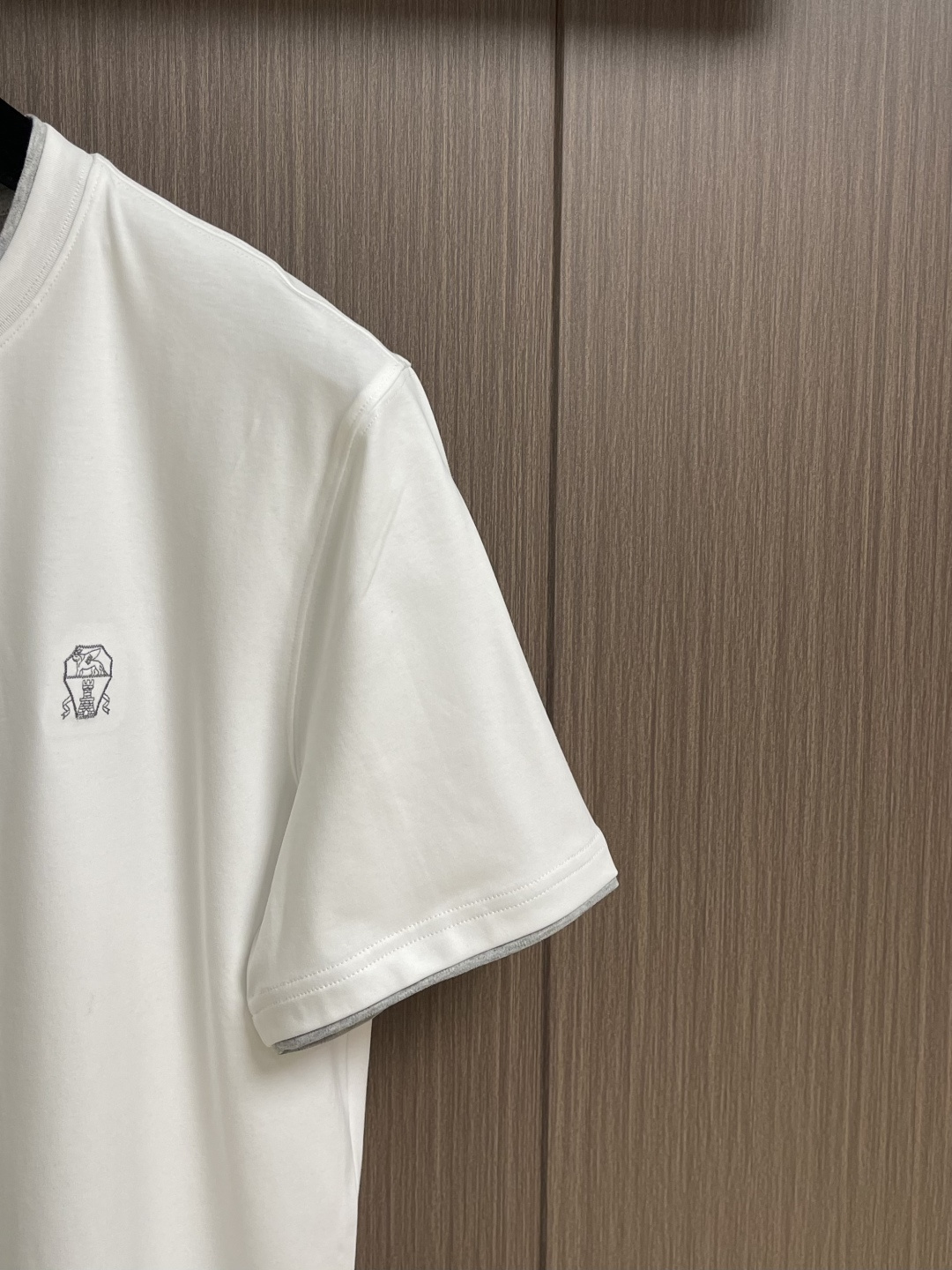 Brunello Cucinelli BC 胸前刺绣假两件圆领短袖T恤，2026SS早春新款短袖 男士日