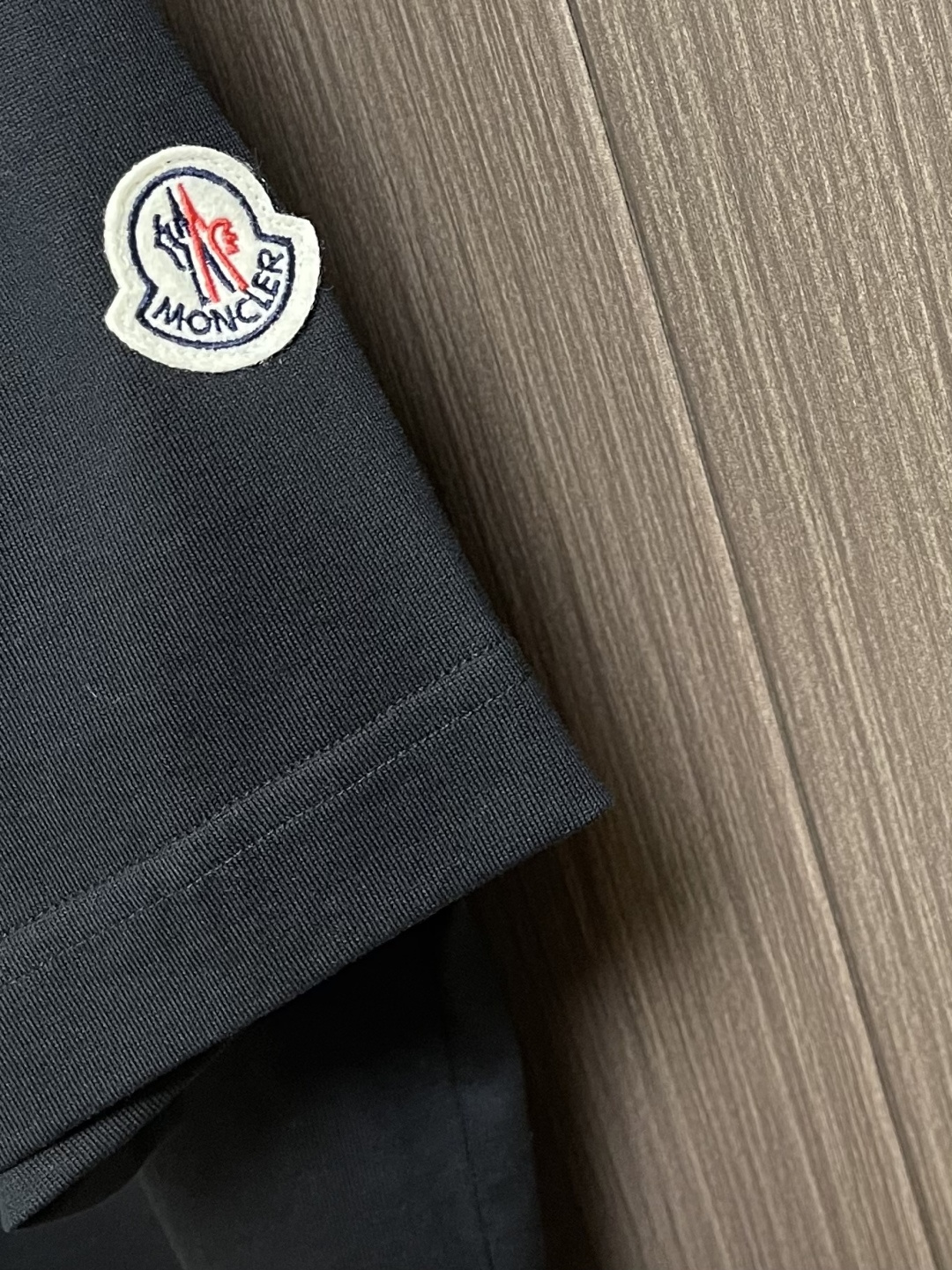 Moncler 2026SS春夏新品字母植绒印花标识短袖T恤，正面