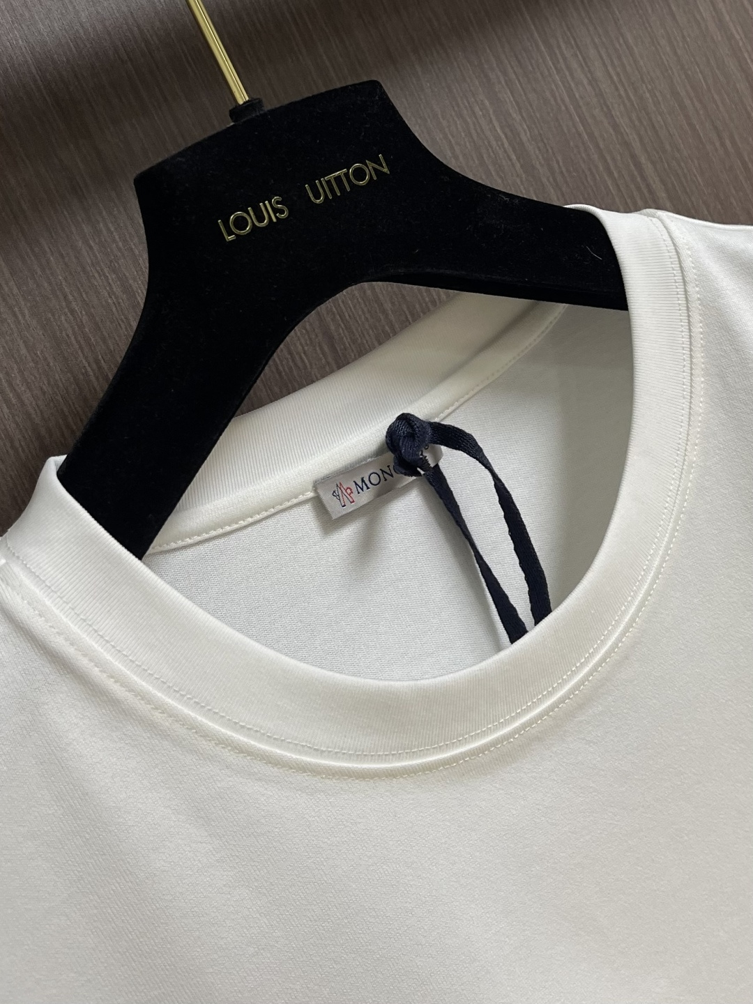 Moncler 2026SS春夏新品字母植绒印花标识短袖T恤，正面