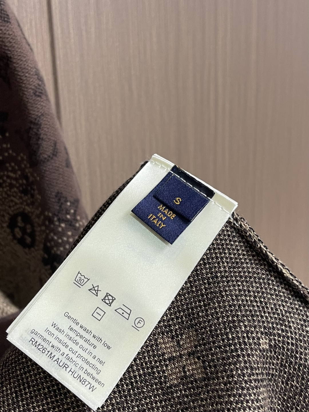 LV 2026SS Monogram提花圆领罗纹衣领短袖T恤，印度的炽热阳光与传统染色工艺奠定2026春