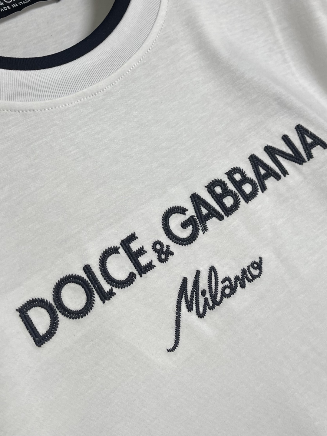DG DOLCE GABBANA 杜嘉班纳2026SS春夏短袖T恤，定制纯棉面料，胸前品牌字母logo刺