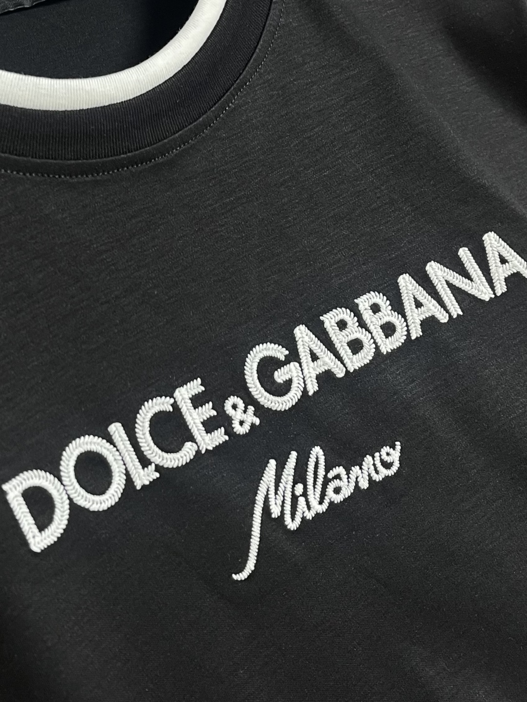 DG DOLCE GABBANA 杜嘉班纳2026SS春夏短袖T恤，定制纯棉面料，胸前品牌字母logo刺