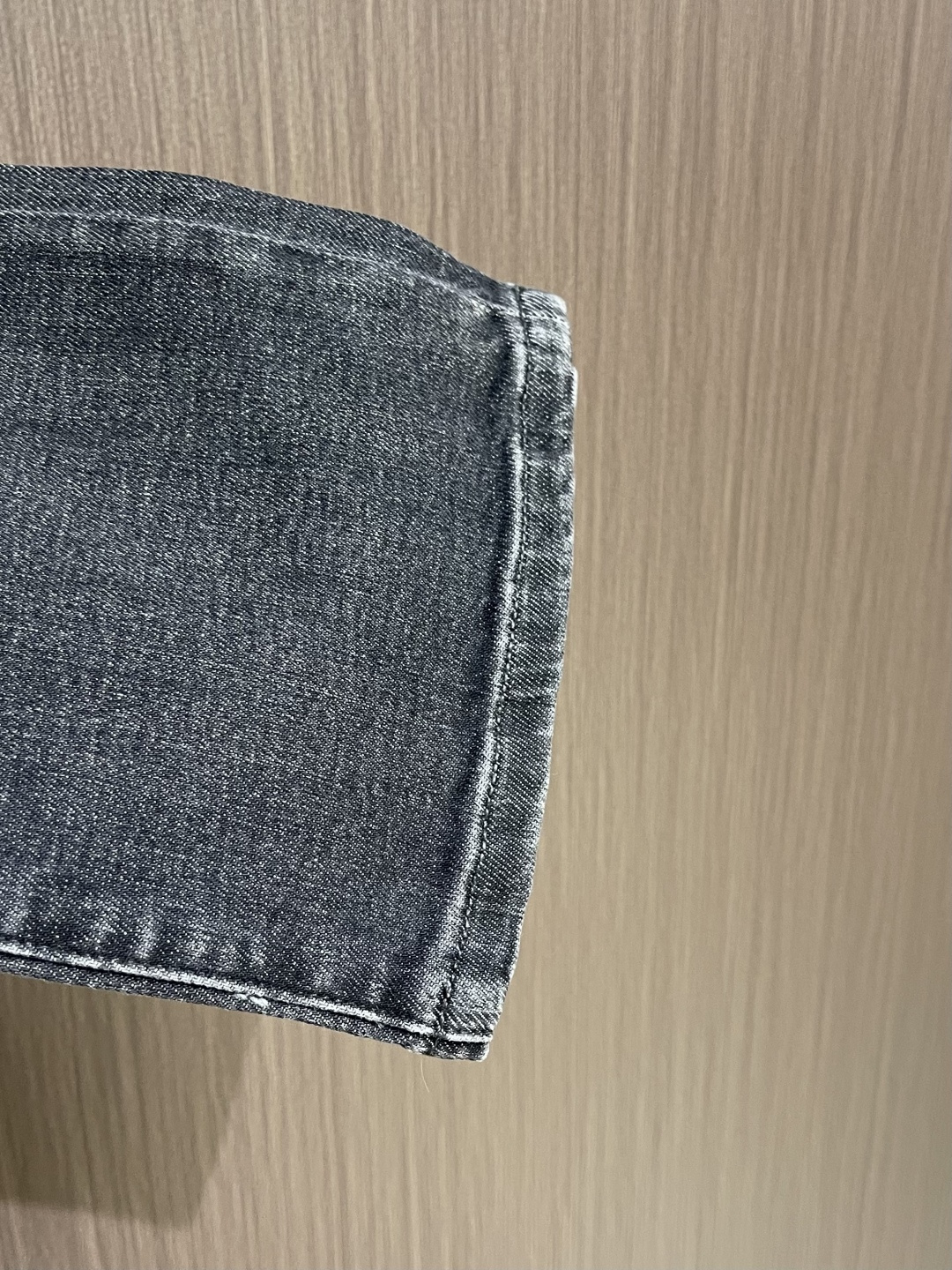 Loro piana LoroPiana 水洗牛仔裤 肉眼可见的利落裁剪，直筒修身款裤型！100%定织定