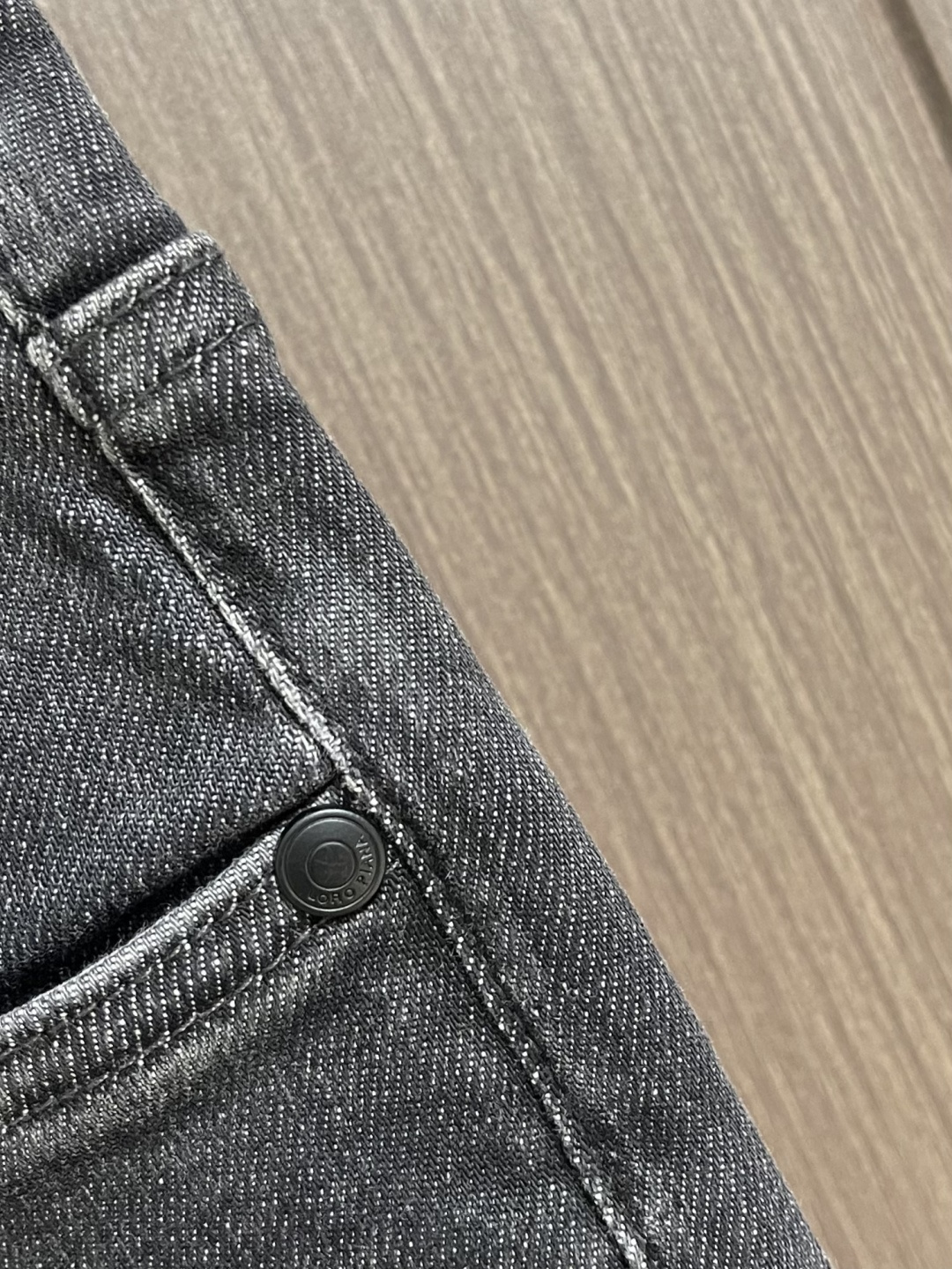 Loro piana LoroPiana 水洗牛仔裤 肉眼可见的利落裁剪，直筒修身款裤型！100%定织定