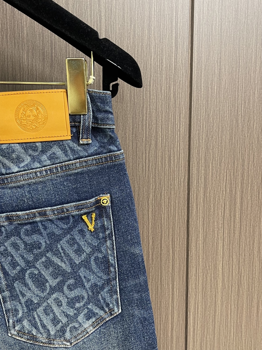 Versace 2026SS早春新款水洗牛仔裤 原版定制复刻 后袋 标识印花，原单品质 进口牛仔面料重工