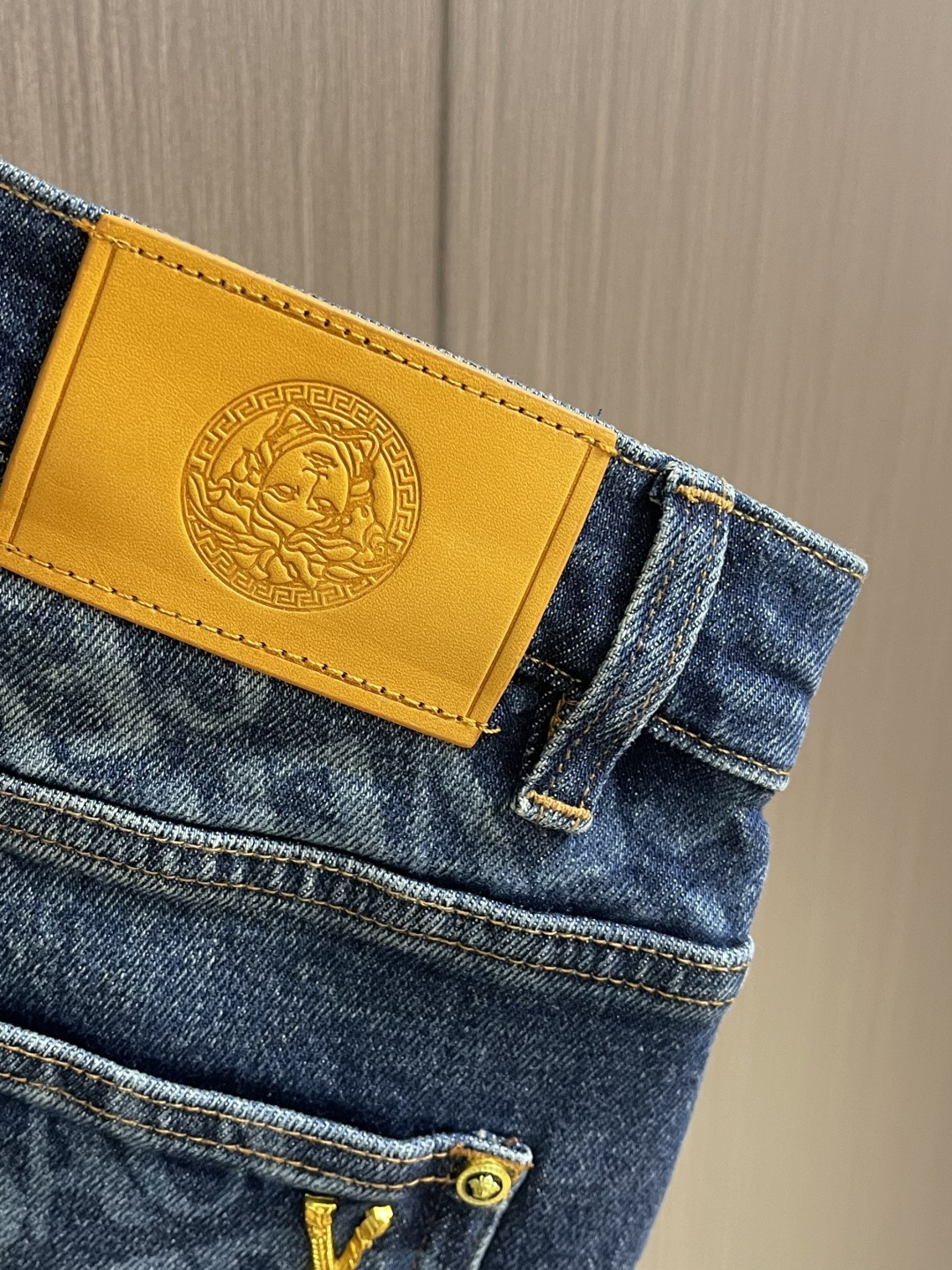 Versace 2026SS早春新款水洗牛仔裤 原版定制复刻 后袋 标识印花，原单品质 进口牛仔面料重工