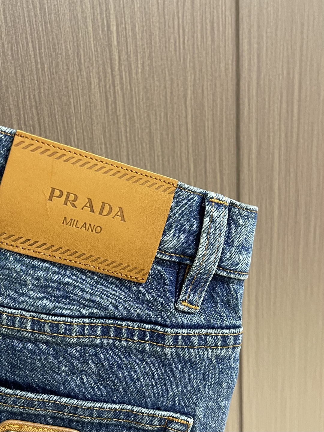 Prada 2026SS早春新款品牌标识牛仔裤 原版定制复刻 客供五金辅料 原单品质 进口牛仔面料重工洗