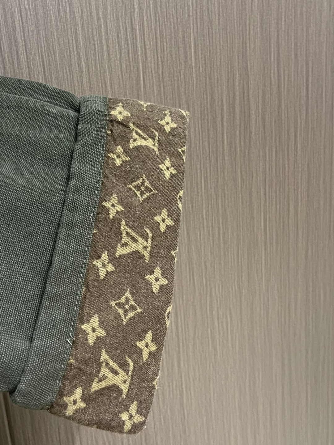 LV 2026ss Monogram 提花翻边牛仔裤，定制定染高克重盎斜纹珠帆牛仔面料，云绒棉袋布，裤腿