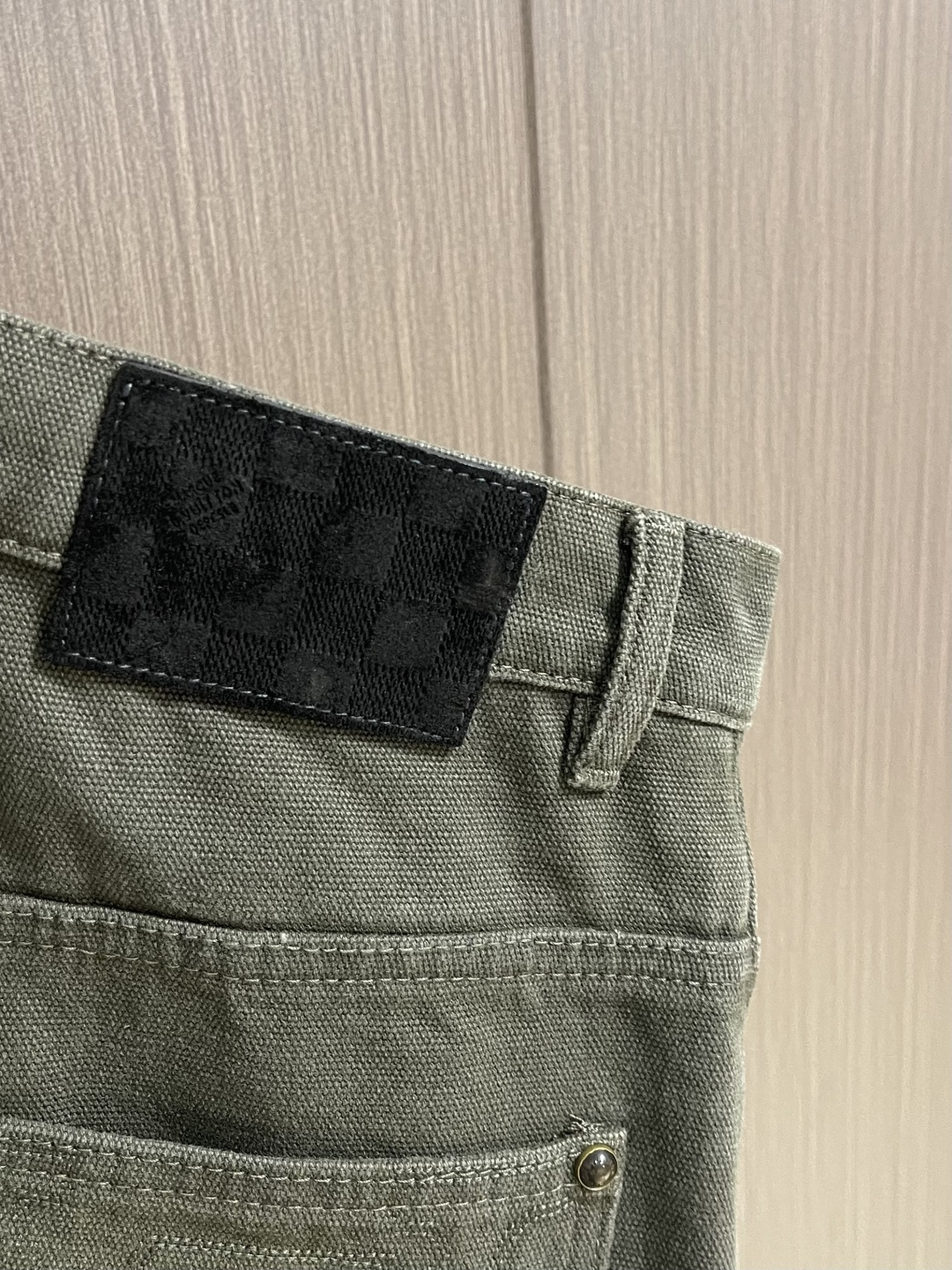LV 2026ss Monogram 提花翻边牛仔裤，定制定染高克重盎斜纹珠帆牛仔面料，云绒棉袋布，裤腿