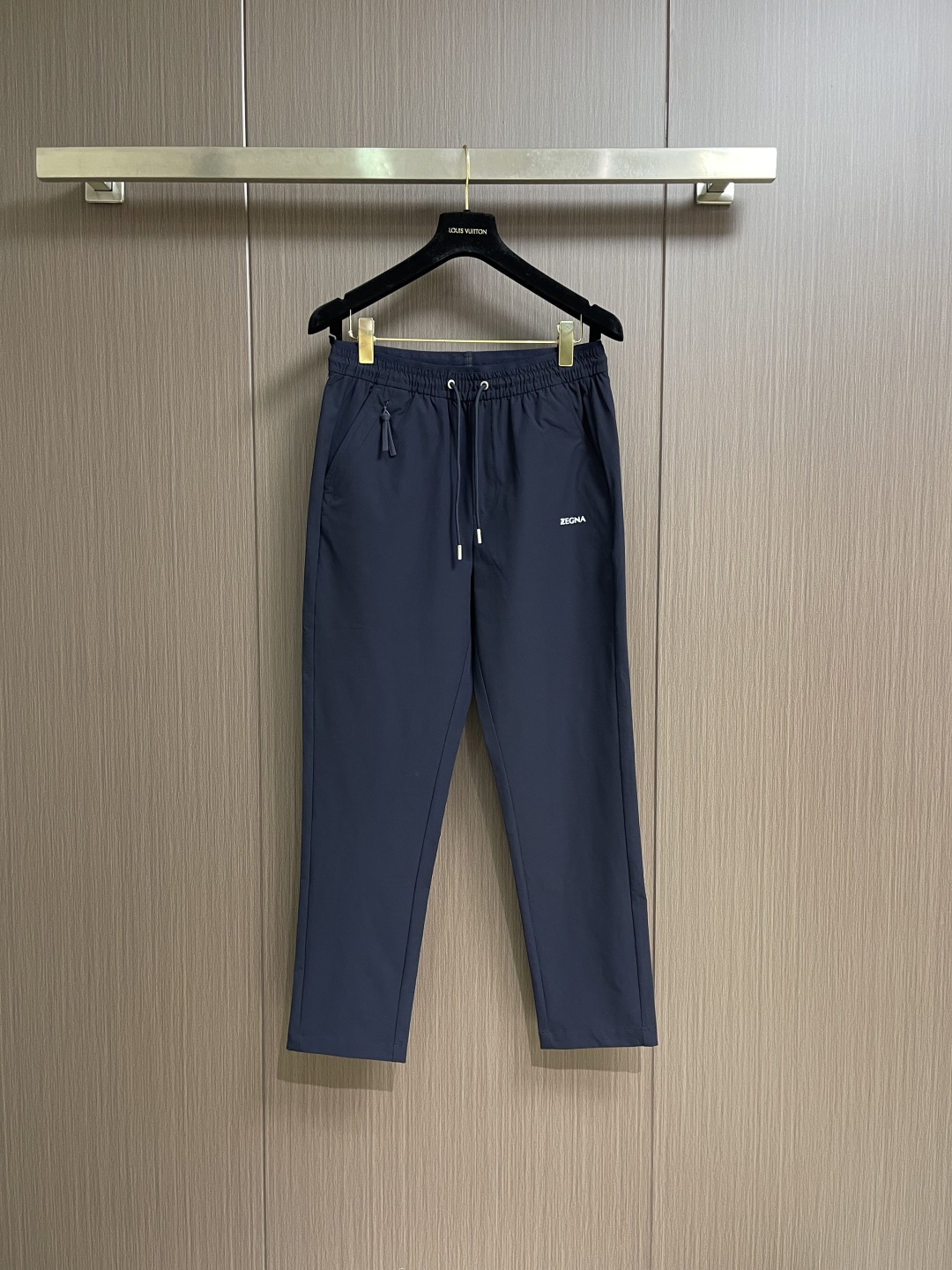 NO:745902,Ermenegildo Zegna men's casual casual pants, made of customer-supplied elastic fabric, the material is soft and comfortable, very comfortable, original hardware, unique design, fashionable and casual, and the upper body effect is super good. Size M-3XL,,zegna,19860909Ermenegildo Zegna 杰尼亚 男士休闲休闲裤,采用客供弹力面料,用料柔软舒适,非常舒适,原版五金,设计独特,时尚又休闲,上身效果超级棒.尺码M-3XL,,zegna,,Men's clothing