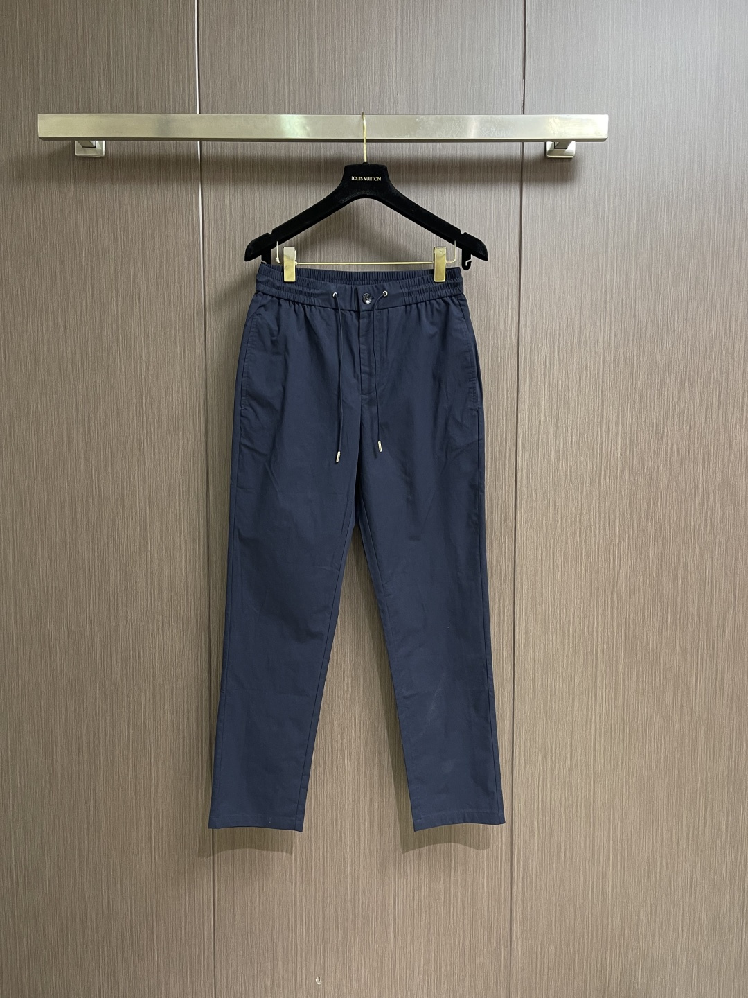 Moncler 2026ss 春夏新品通勤款休闲裤，面料高端定制，质感超好，低调有内涵格调，让你舒适自如