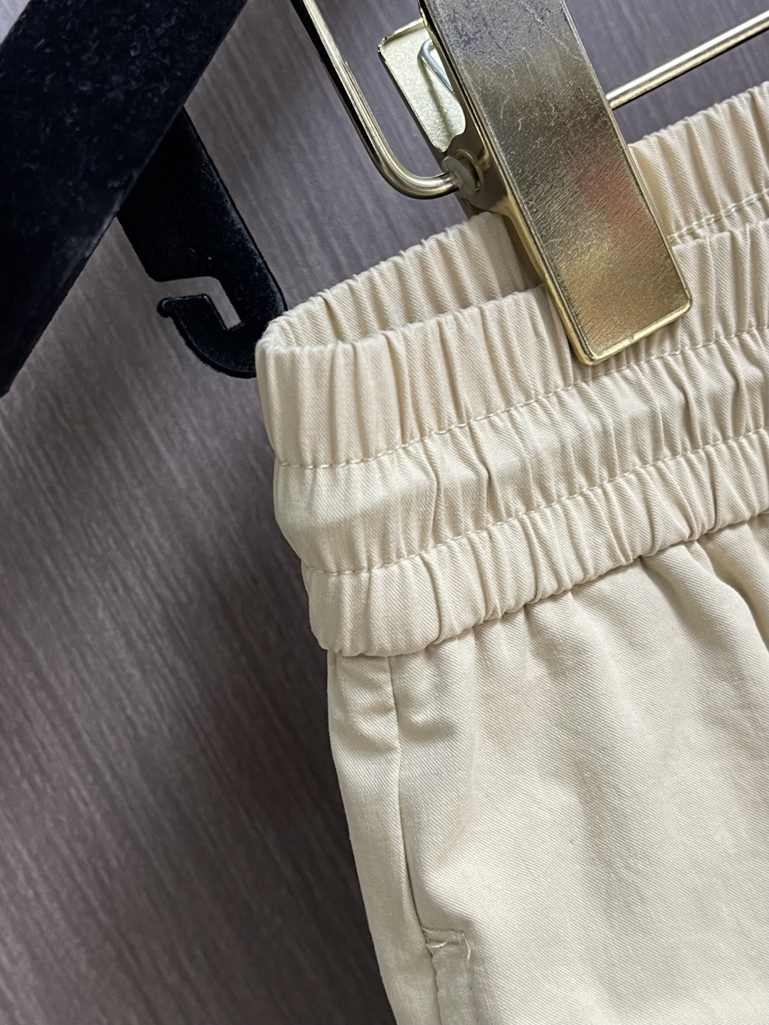 Moncler 2026ss 春夏新品通勤款休闲裤，面料高端定制，质感超好，低调有内涵格调，让你舒适自如