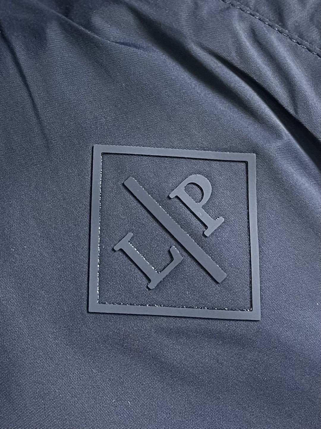 Loro piana LoroPiana 束腿休闲裤 肉眼可见的利落裁剪，直筒修身款裤型！密实齐整走线，