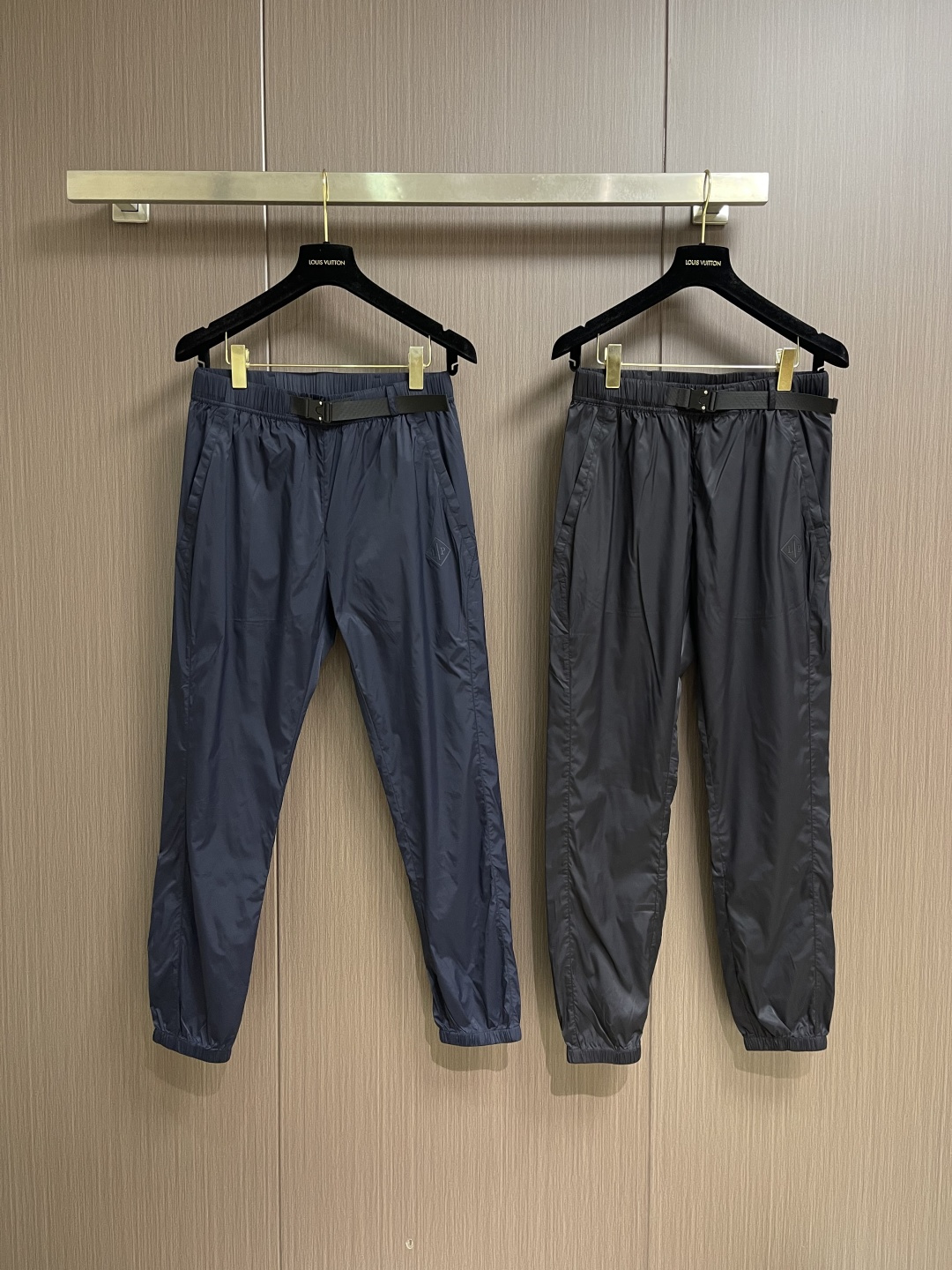 Loro piana LoroPiana 束腿休闲裤 肉眼可见的利落裁剪，直筒修身款裤型！密实齐整走线，