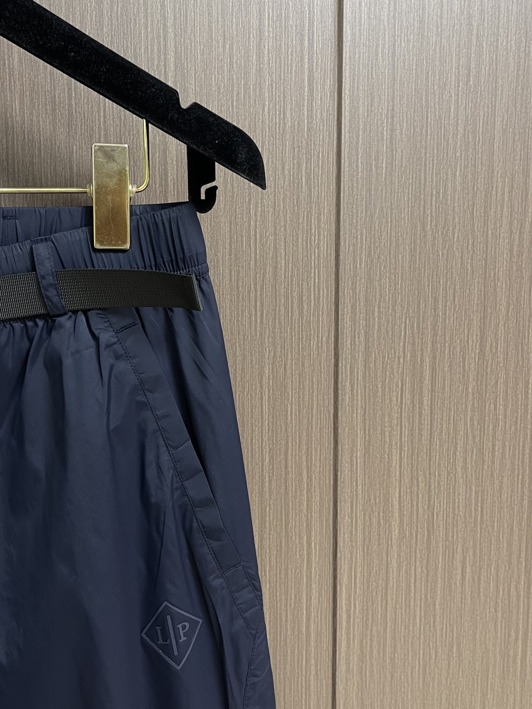 Loro piana LoroPiana 束腿休闲裤 肉眼可见的利落裁剪，直筒修身款裤型！密实齐整走线，