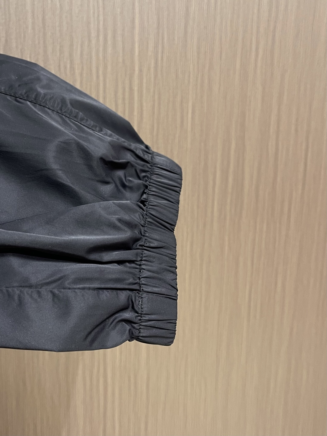 Loro piana LoroPiana 束腿休闲裤 肉眼可见的利落裁剪，直筒修身款裤型！密实齐整走线，