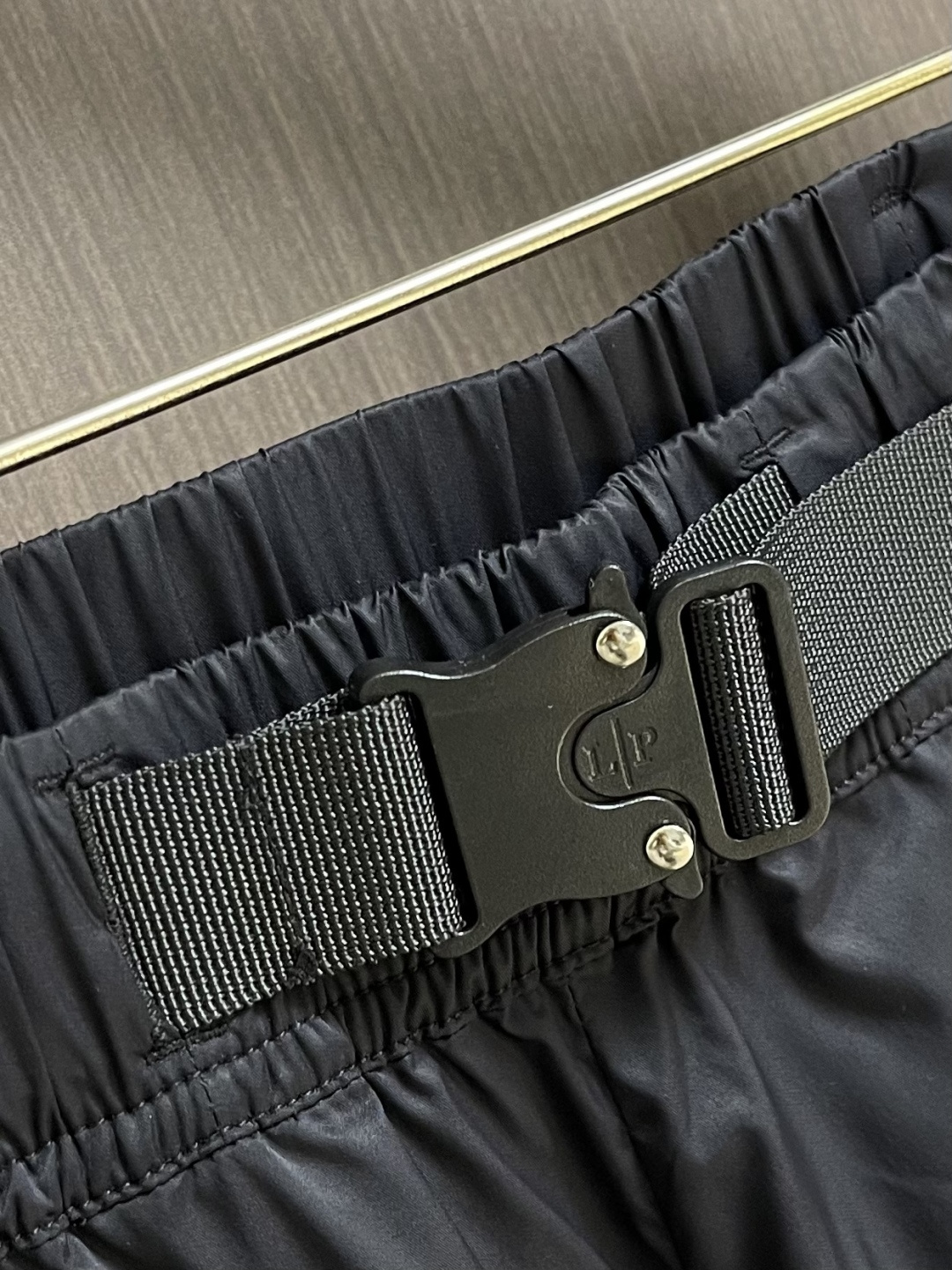 Loro piana LoroPiana 束腿休闲裤 肉眼可见的利落裁剪，直筒修身款裤型！密实齐整走线，
