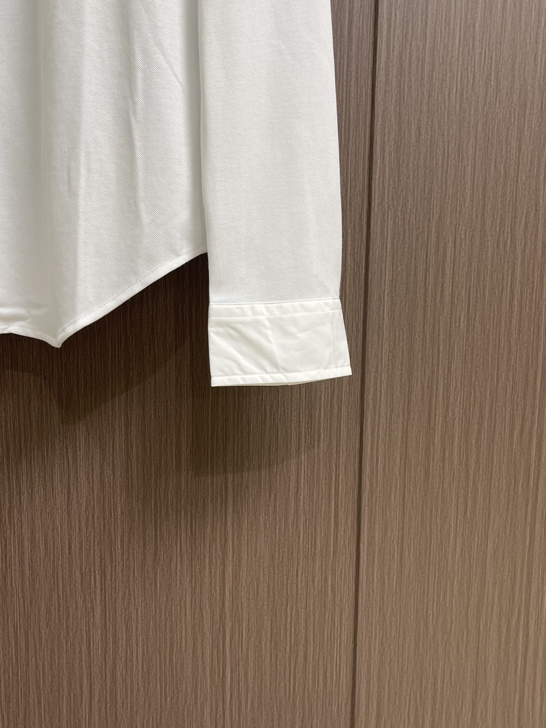 Loro piana Loro Piana 标识刺绣长袖衬衫 定制铂金纱府绸 质感卓越 舒适贴肤 一抹简