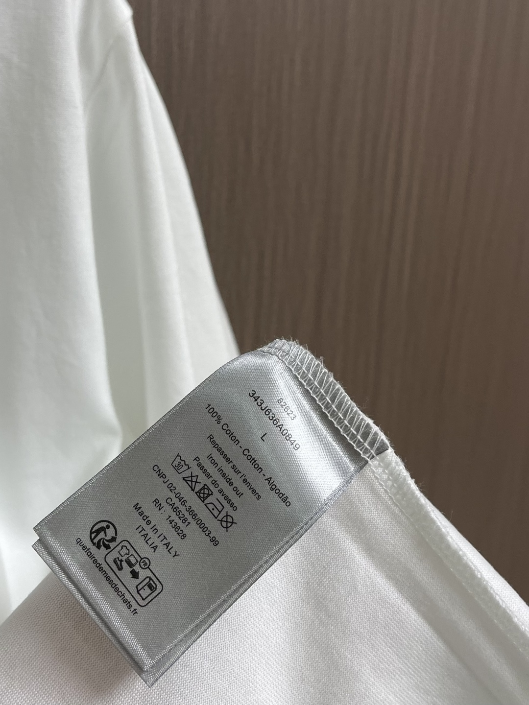 Dior 2026SS早春新品四叶草刺绣T恤，甄选高支精梳棉面料，柔软亲肤透气，上身舒适不闷汗，版型挺括