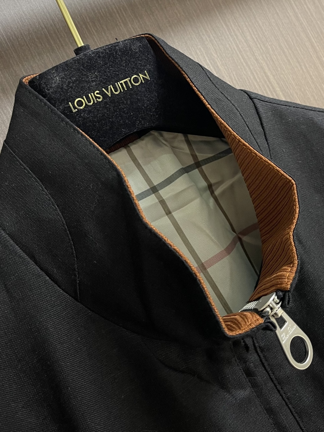 loro Piana loroPiana 2026ss早春新品立领夹克，把高级感穿在日常，甄选高支面料，