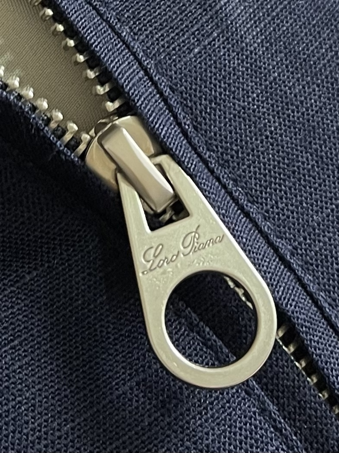 loro Piana loroPiana 2026ss早春新品立领夹克，把高级感穿在日常，甄选高支面料，
