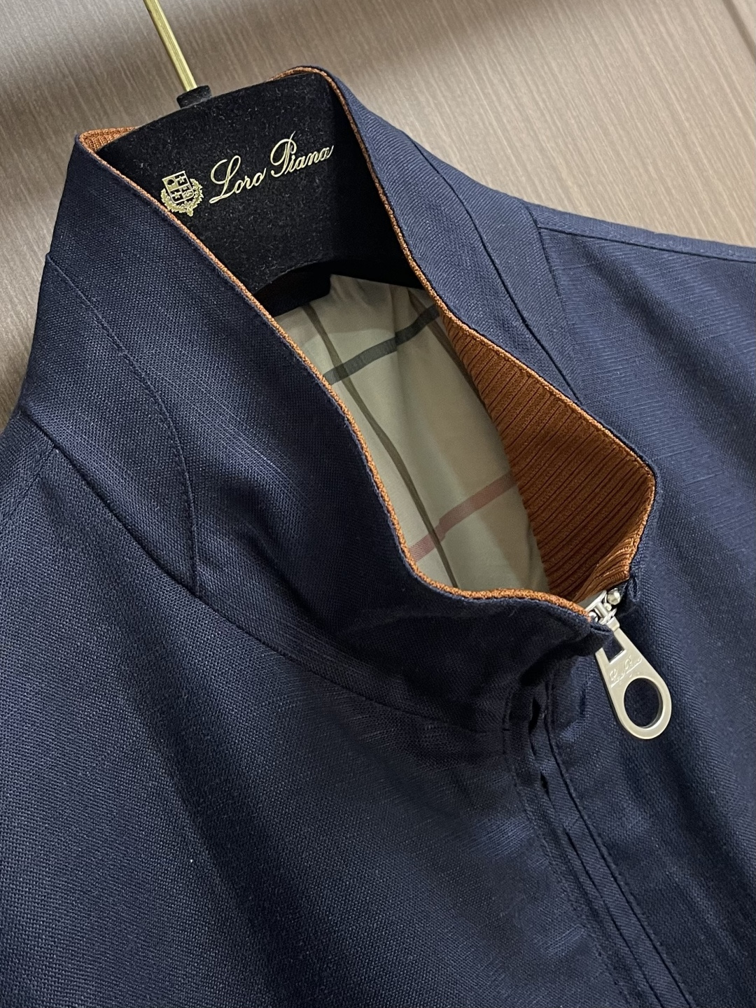 loro Piana loroPiana 2026ss早春新品立领夹克，把高级感穿在日常，甄选高支面料，