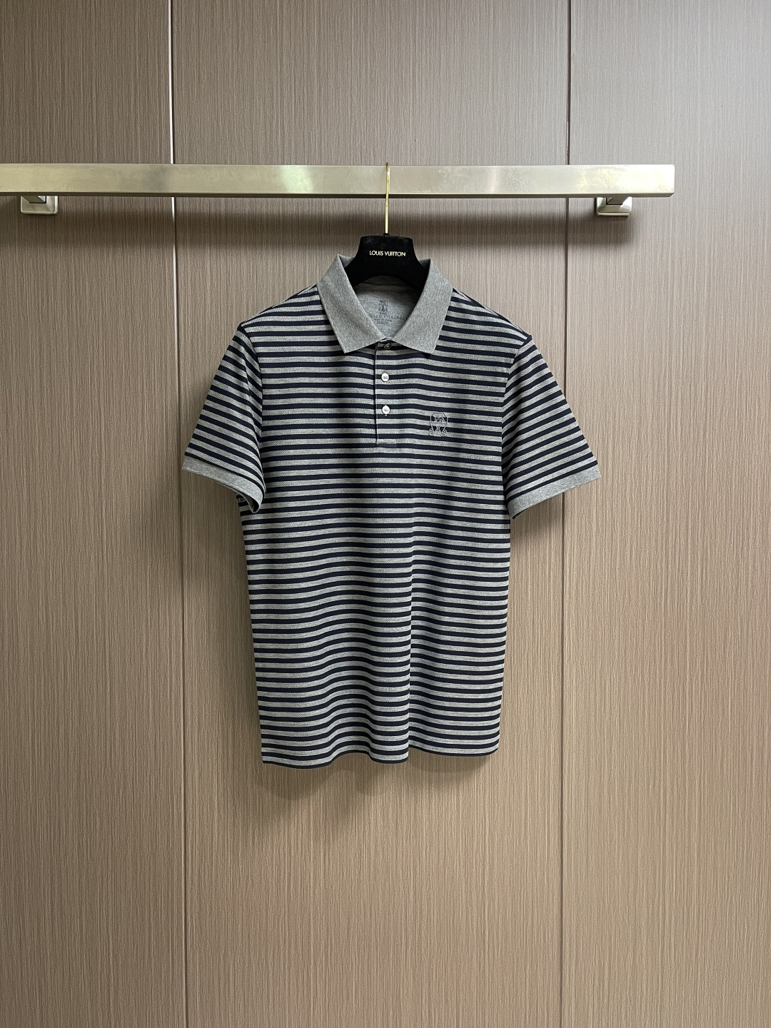 bc brunelloCucinelli布鲁内洛．库奇内利 男人衣柜的必备之品珠地条纹 Polo 衫。非