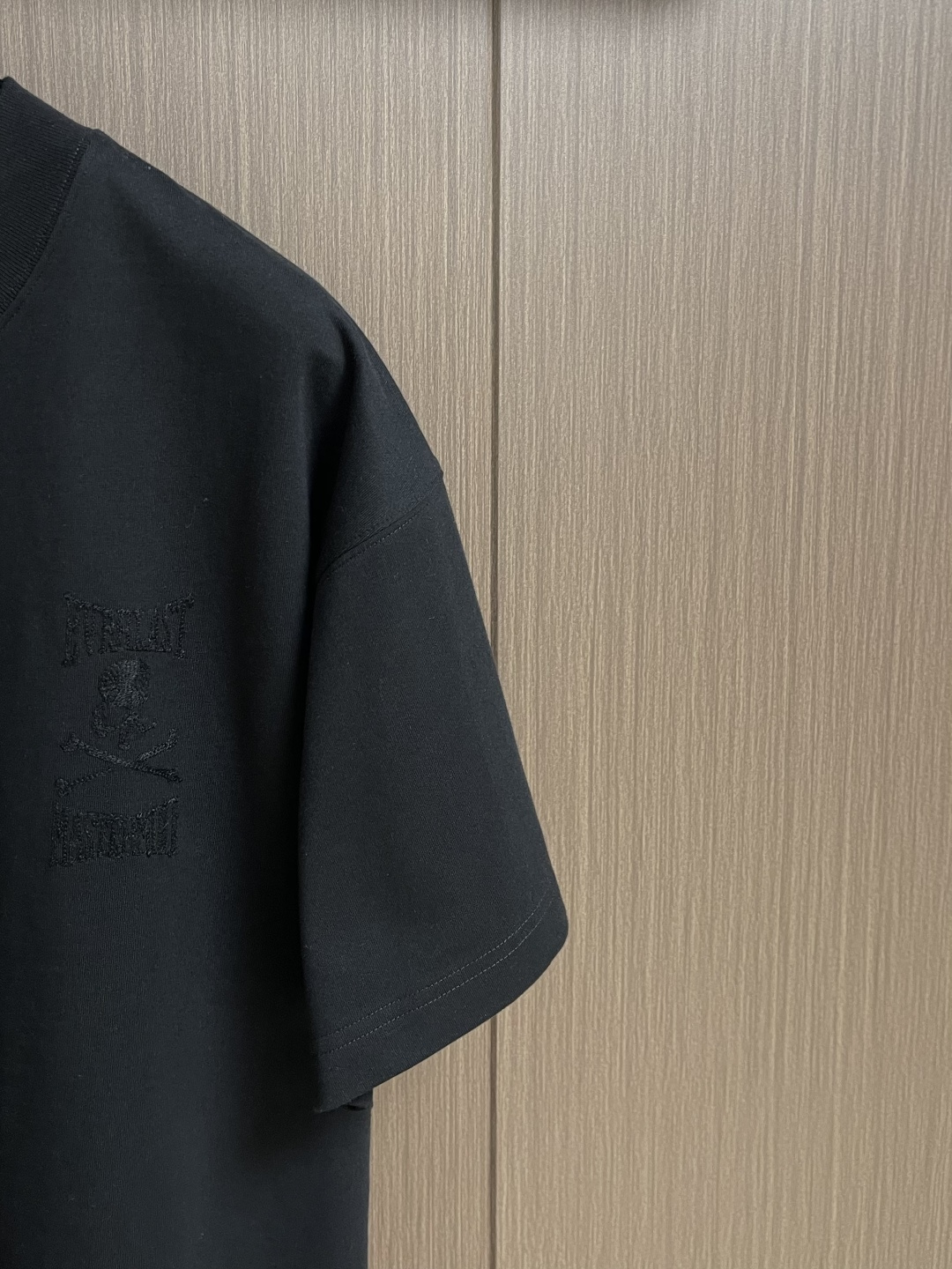 mastermind jaPan 灭世版 骷髅新型刺绣短袖T恤，采用克重300g订制双纱纯棉，mmj高街