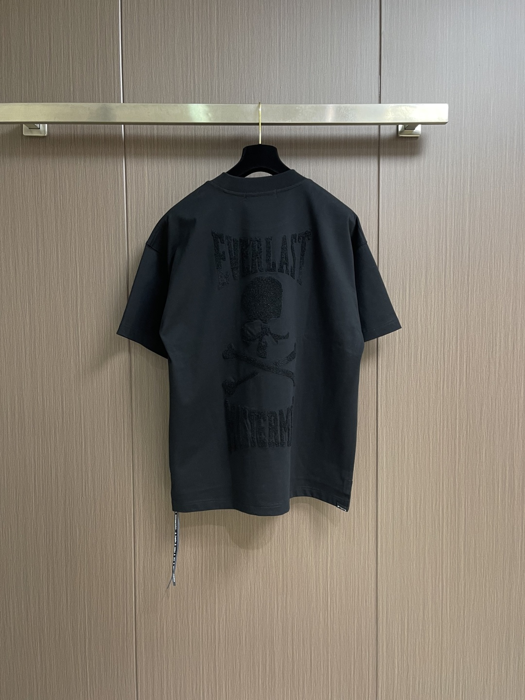 mastermind jaPan 灭世版 骷髅新型刺绣短袖T恤，采用克重300g订制双纱纯棉，mmj高街