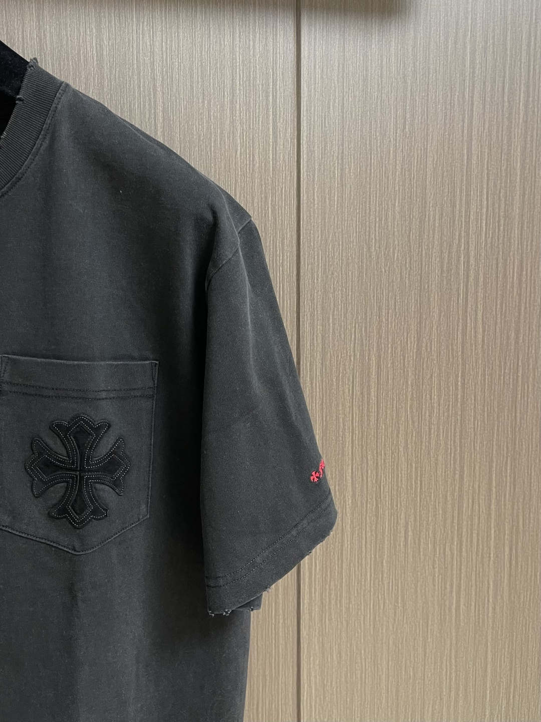 Chrome Hearts CH 克罗心十字花刺绣口袋短袖T恤 定制云绒平纹磨毛针织料 爽滑细腻 舒适贴