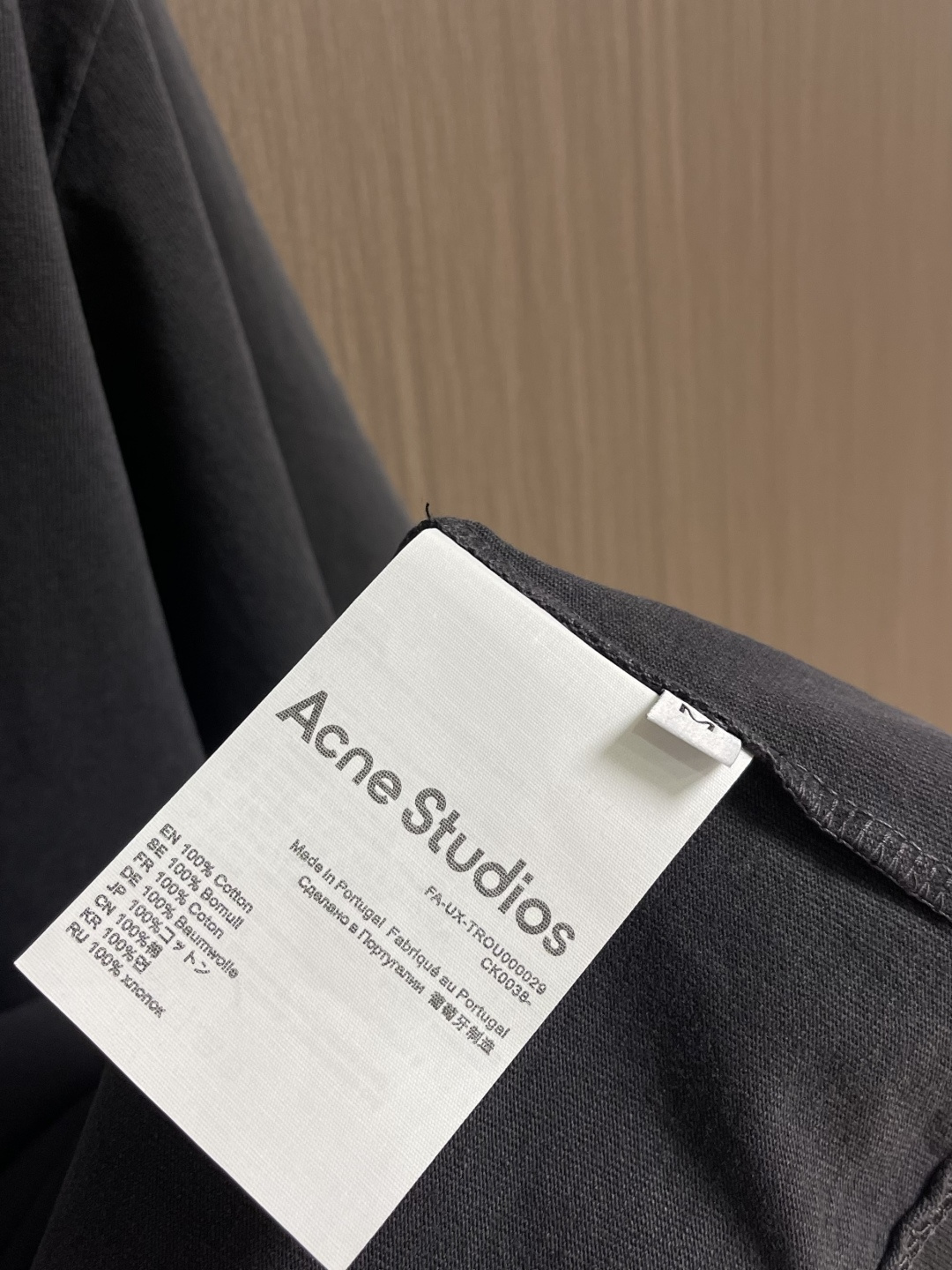 ACNE STUDIOS 草写字母印花短袖T恤，采用定制220G32s85％竹节棉＋15％亚麻混纺面料上