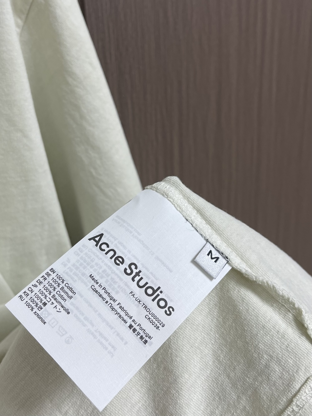 ACNE STUDIOS 草写字母印花短袖T恤，采用定制220G32s85％竹节棉＋15％亚麻混纺面料上