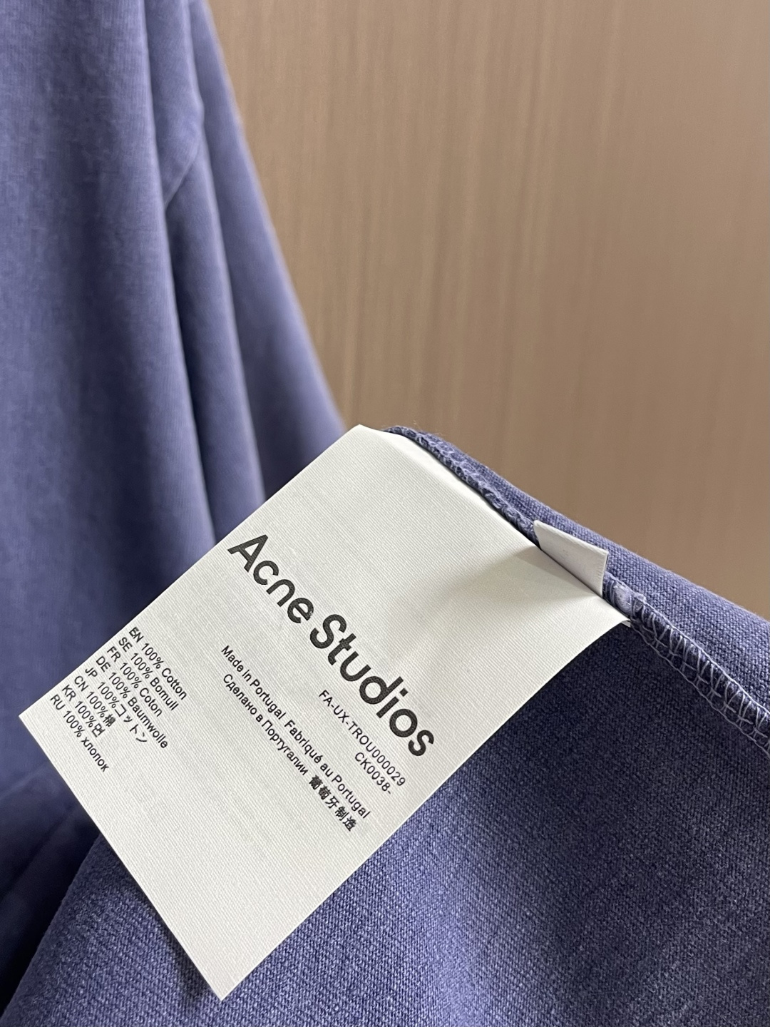 ACNE STUDIOS 草写字母印花短袖T恤，采用定制220G32s85％竹节棉＋15％亚麻混纺面料上