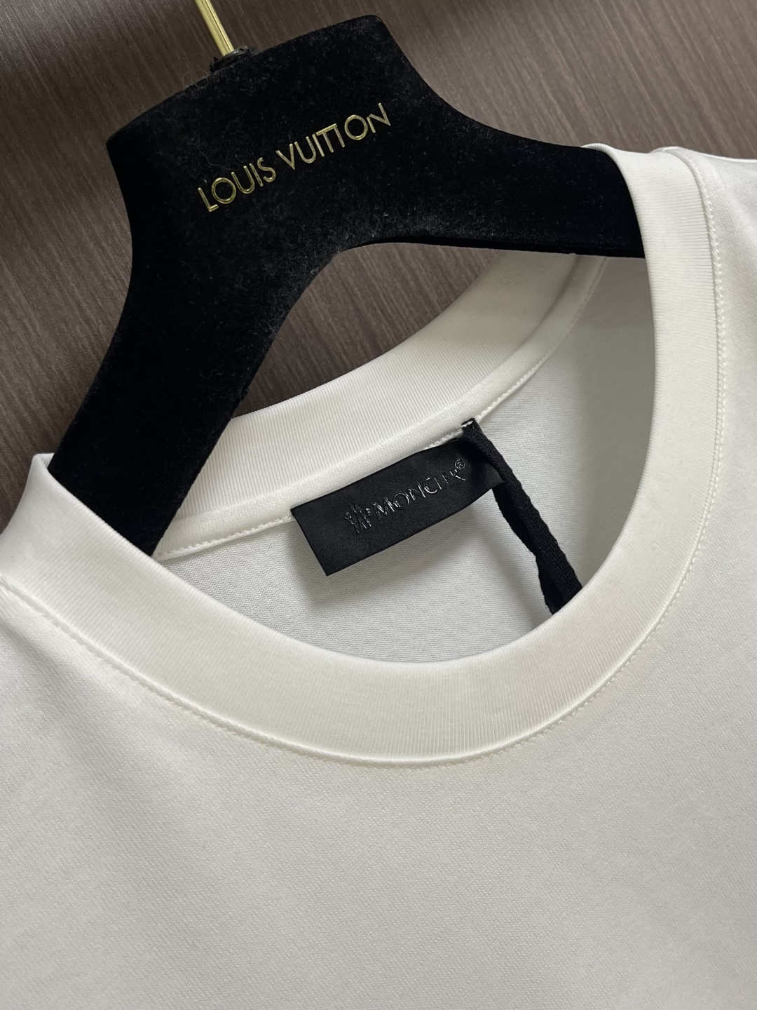 Moncler 2026ss春夏新款短袖T恤，定制面料，定制logo印花，舒适性与透气性兼优，柔软抗皱弹