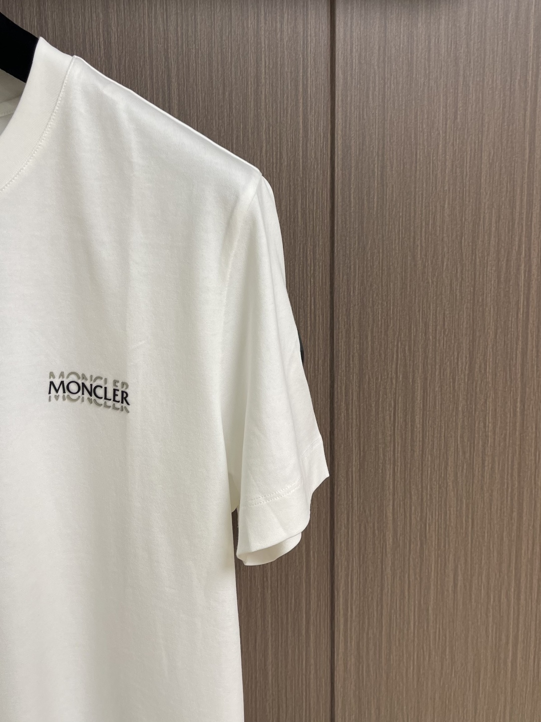 Moncler 2026ss春夏新款短袖T恤，定制面料，定制logo印花，舒适性与透气性兼优，柔软抗皱弹