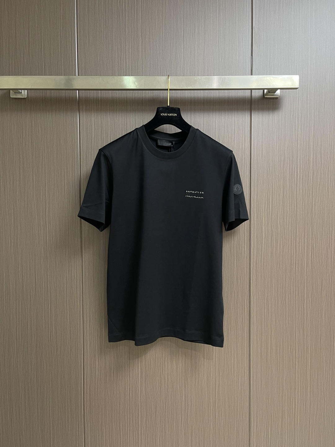 Moncler 2026ss春夏新款短袖T恤，定制面料，定制logo印花，舒适性与透气性兼优，柔软抗皱弹