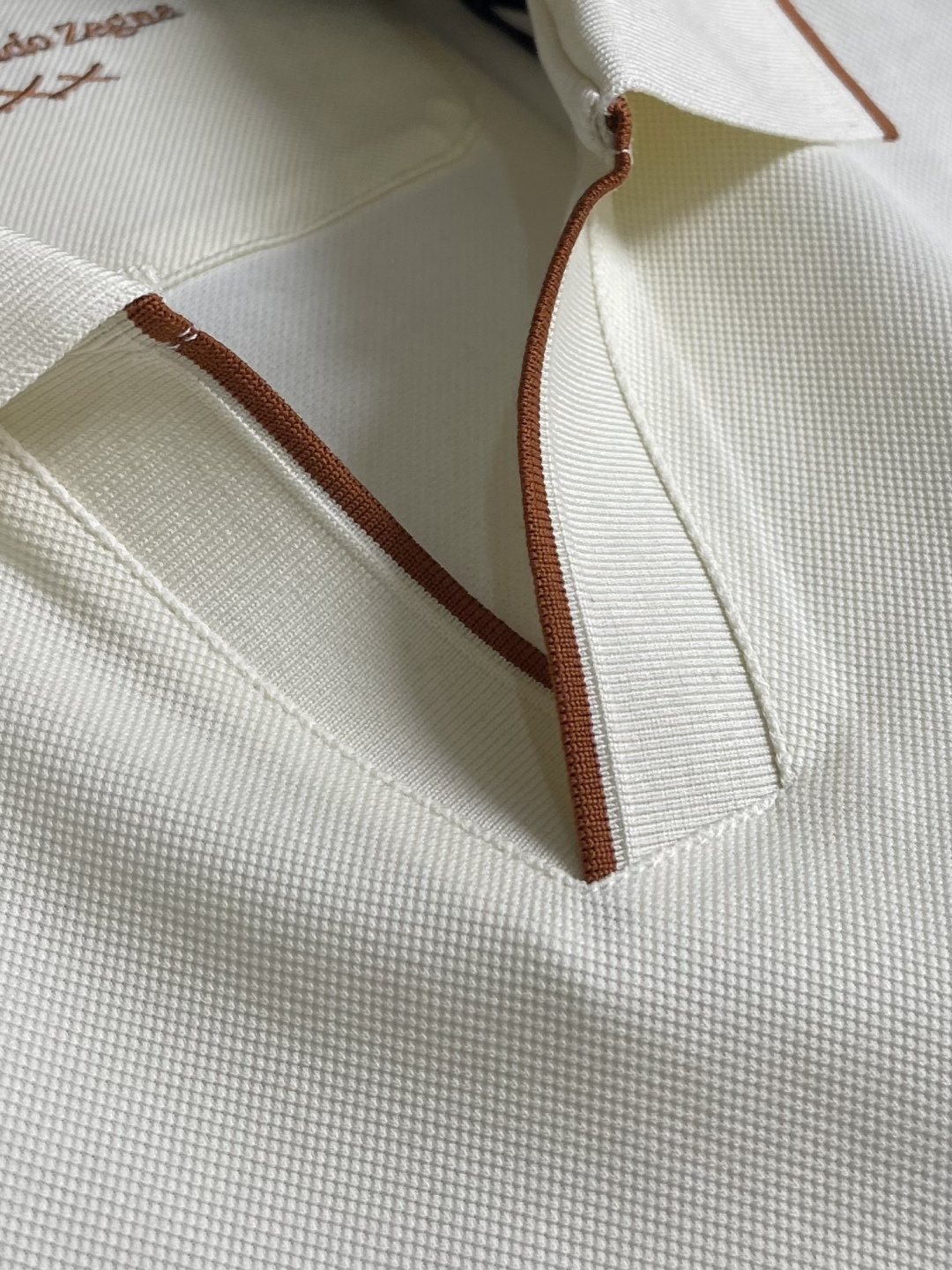 zegna 2026ss早春时装款男士短袖Polo衫，非常明星级的一款单品，颜值度极高，即大气又有内涵，