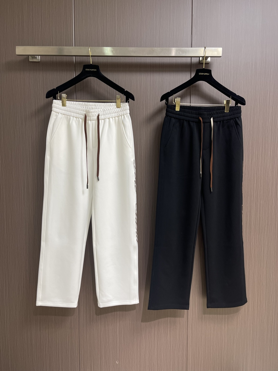 Loro Piana loroPiana 2026FW夏季新款直筒卫裤休闲裤，定制混纺面料软糯舒集高级感