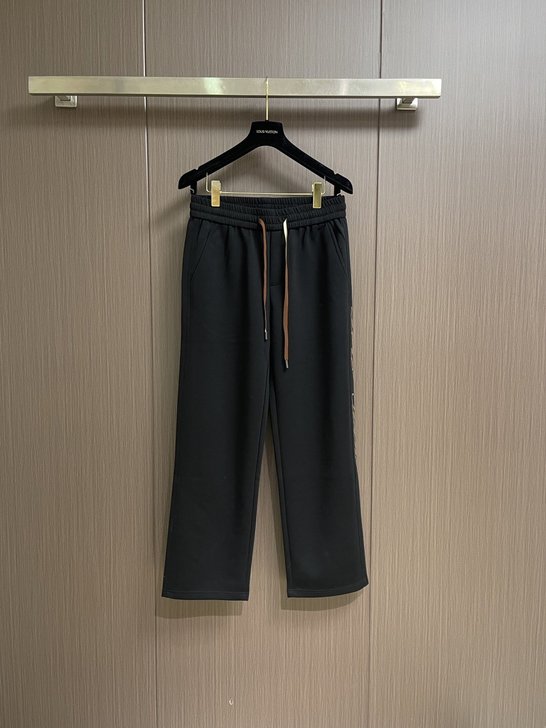 Loro Piana loroPiana 2026FW夏季新款直筒卫裤休闲裤，定制混纺面料软糯舒集高级感