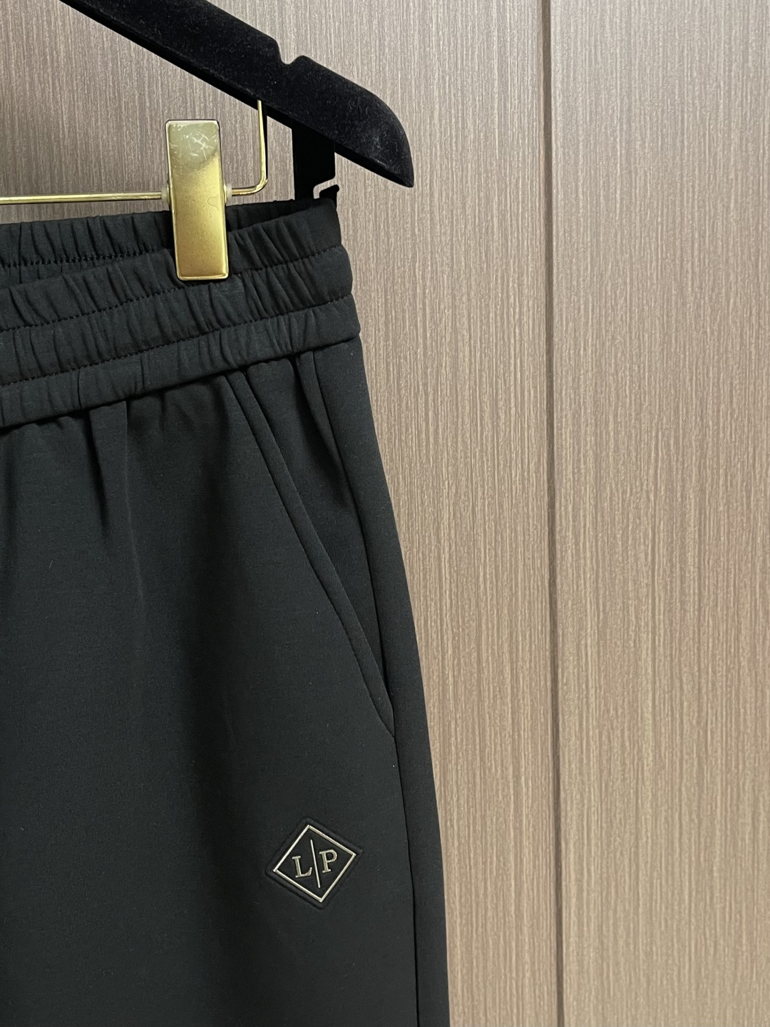 Loro Piana LoroPiana 2026SS春夏新款直筒裤休闲裤，以意大利匠艺重塑夏日松弛感。