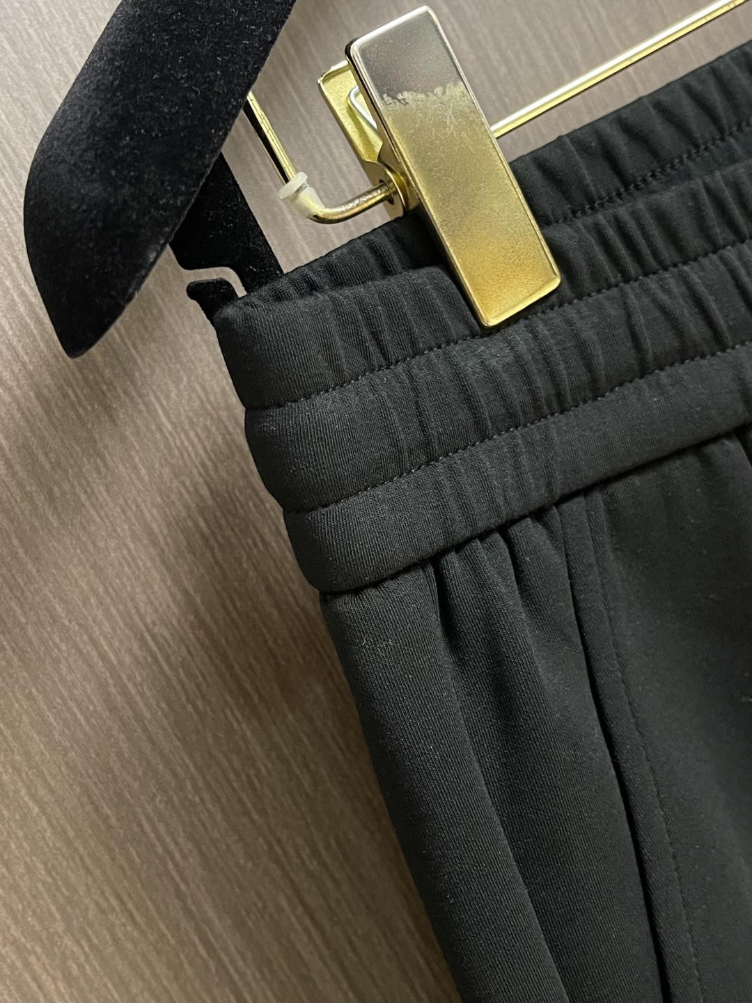 Loro Piana LoroPiana 2026SS春夏新款直筒裤休闲裤，以意大利匠艺重塑夏日松弛感。